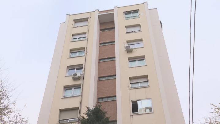 Conmoción en Ciudad Lineal tras arrojarse una mujer desde un décimo piso con sus dos hijos de 3 años