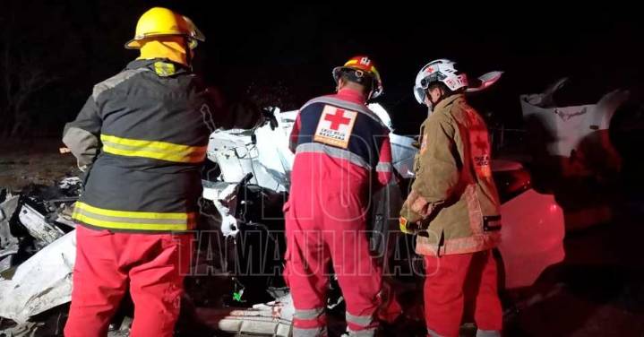 Muere catedr?tico en choque frontal contra tr?iler en la Victoria