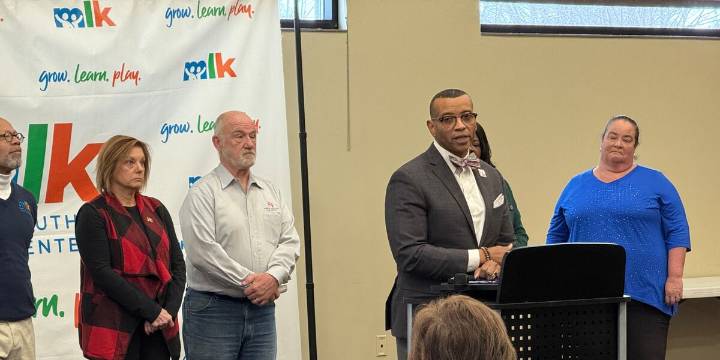 Emergency shelter opens in Quad Cities as wind chills drop to 30 below