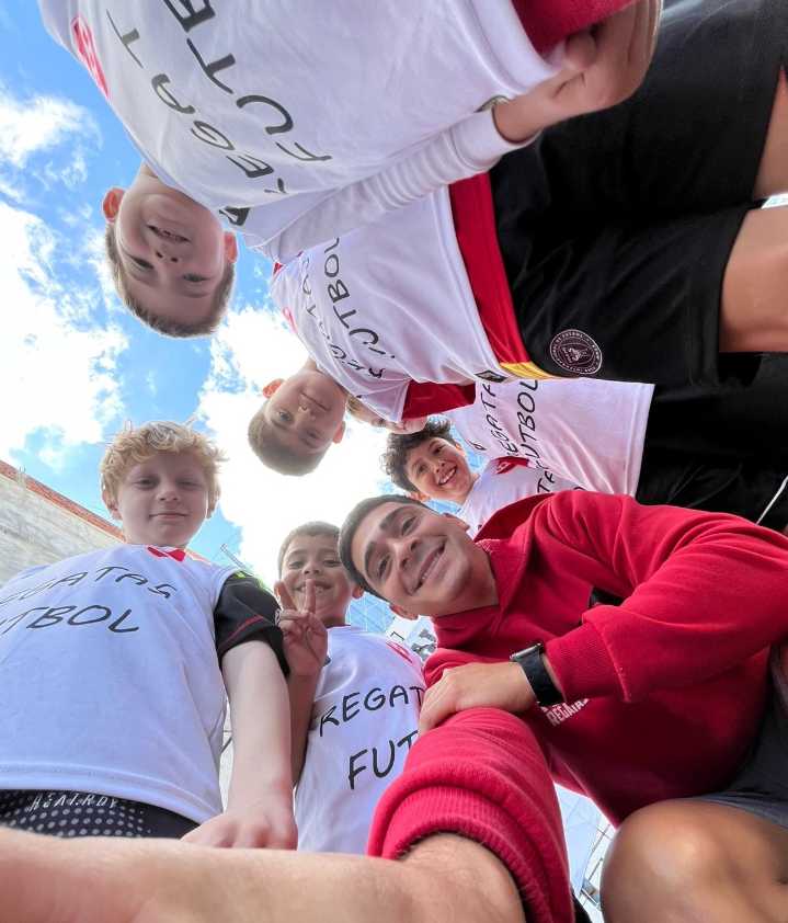 Resistencia: Regatas ofrece la «Escuela de Fútbol» con múltiples propuestas deportivas, lúdicas y de aprendizaje