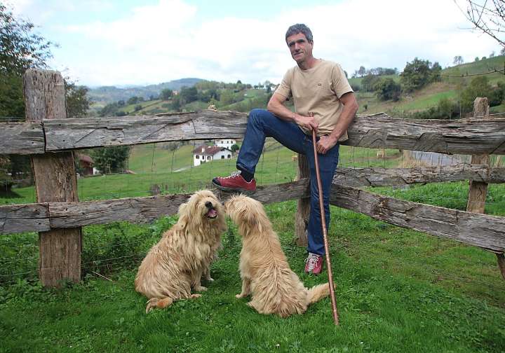 Joseba Irazusta, exfutbolista: «Me emociono cuando hablo del Avilés»