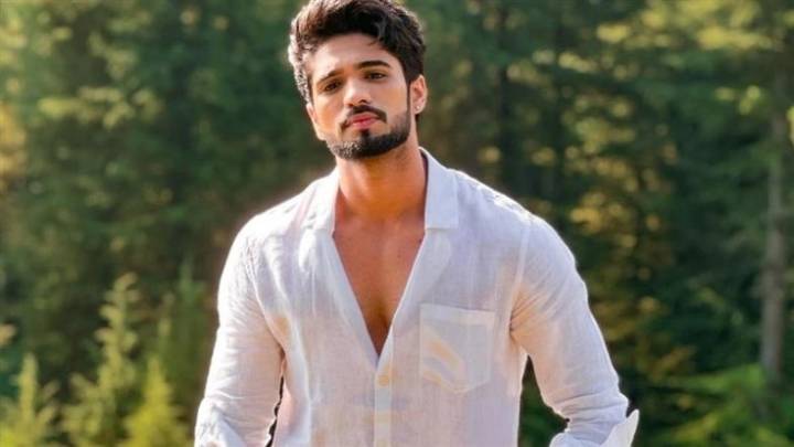 TV ‘Bigg Boss OTT’ Fame Actor Zeeshan Khan Survives Major Car Accident in Mumbai’s Versova Area