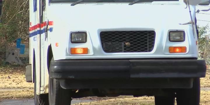 USPS asks Kentuckians to clear their sidewalks for postal delivery