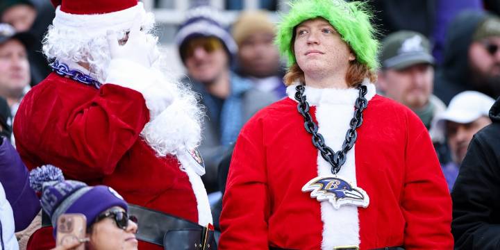 Retail investors drive stocks to a pre-Christmas all-time high—and Wall Street sees a moment to sell