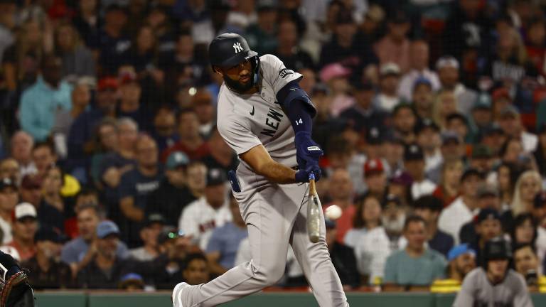 El veterano Amed Rosario acuerda con los Yanquis por un año