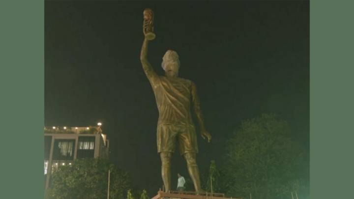 70-foot iron statue of Messi unveiled in Kolkata, West Bengal Minister touts it as world’s largest