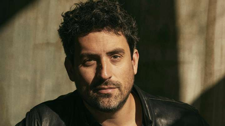 Ed Weeks to Lead CBS Vampire Comedy from ‘Ghosts’ Showrunners