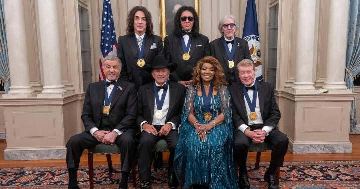 Trump hosts the Kennedy Center Honors recognizing Stallone, Kiss, Gaynor and others