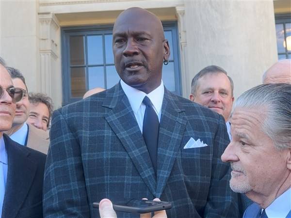 NASCAR settles federal antitrust case, gives all teams the permanent charters they wanted