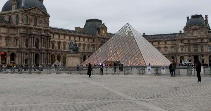El Louvre no levanta cabeza: una fuga de agua sucia causa daños irreparables en obras y documentos antiguos