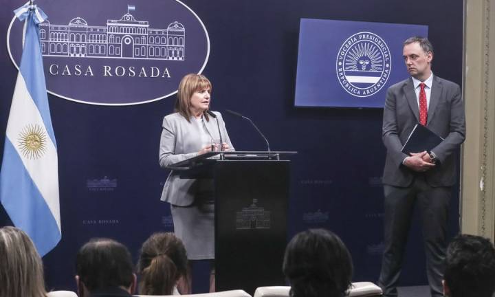 Patricia Bullrich deja Seguridad: Adorni le agradeció por “el orden en las calles”