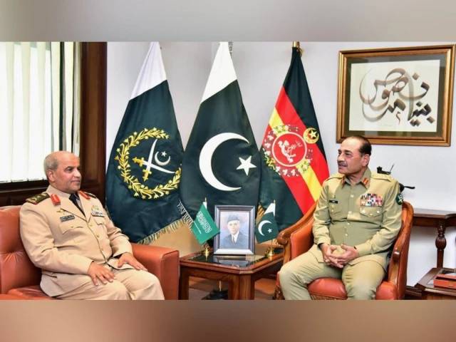 Saudi commander lauds Pakistan Army's role in regional peace in meeting with Field Marshal Munir