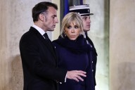 Pillan a Brigitte Macron llamando «sucias cabronas» a unas militantes feministas