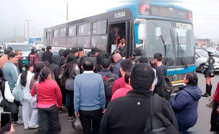Transportistas planearían acatar paro de 48 horas entre el 15 y 17 de diciembre: "El estado de emergencia no funciona"