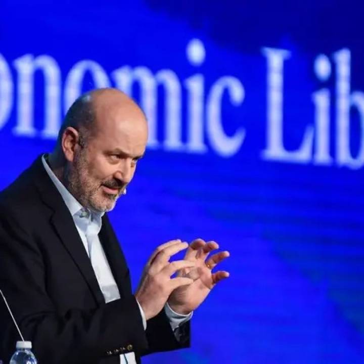 Sturzenegger reconoció una baja en las indemnizaciones: Es para todos