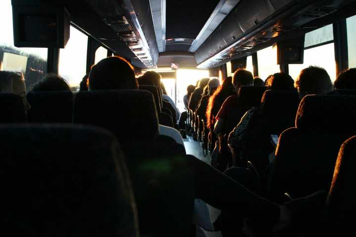 Autobús cayó por un barranco en la Troncal 10