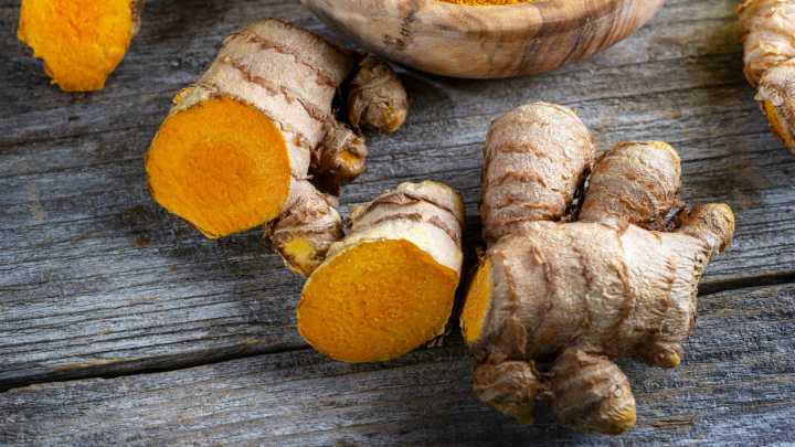 The Science Behind Why Turmeric Stains Everything