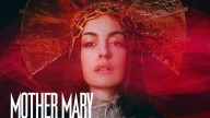 Anne Hathaway sorprende a fans en el tráiler de su nueva película; “Mother Mary”