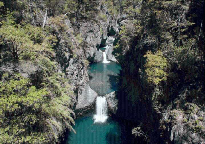 Lugares turísticos en Chile: cómo llegar al Parque Nacional Radal Siete Tazas