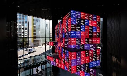 Asian stocks snap three-day gain, Japan leads drop