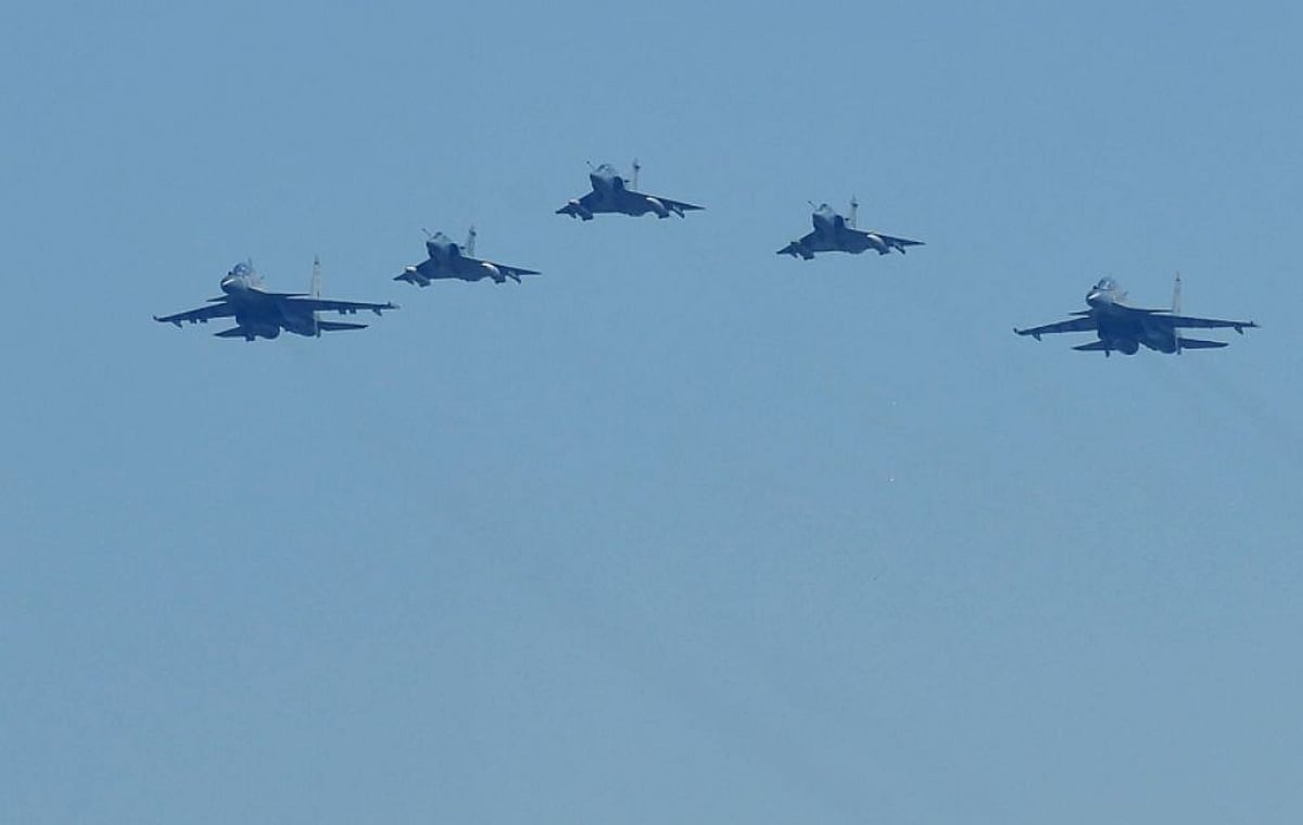 Japan Accuses Chinese Jets Of Locking Fire Control Radar On Its Aircraft