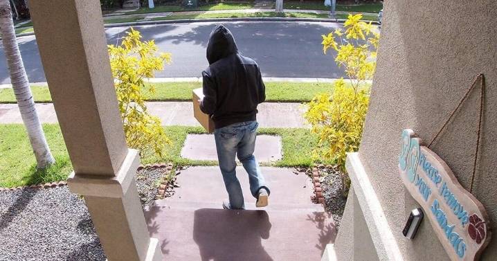 5 holiday home insurance tips to stop package theft