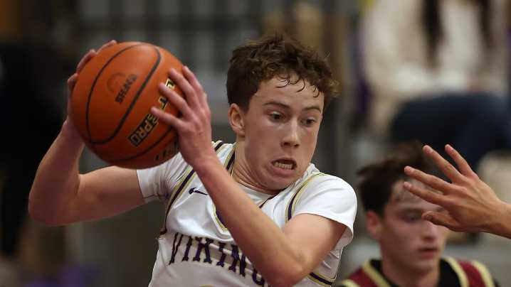 North Kitsap boys basketball nets first win on DeVries buzzer