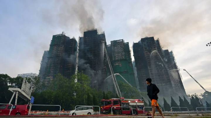 Hong Kong orders citywide scaffolding removal after deadly Wang Fuk Court fire; toll rises to 159