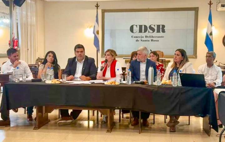 El gabinete de di Nápoli defendió en el Concejo el Presupuesto 2026 y destacó que no habrá endeudamiento