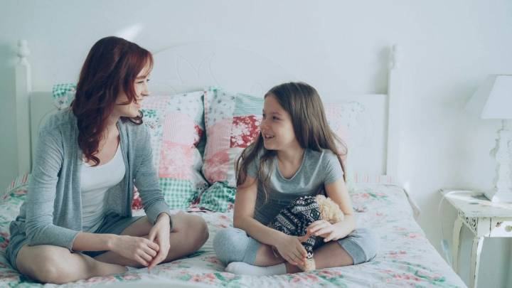 Your Daughter Is Reaching Puberty? Here's How To Be Supportive When Talking To Her