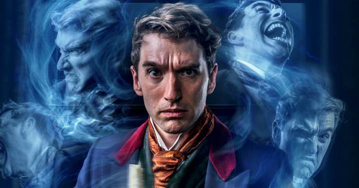 Fans step back in time for dinner with Charles Dickens in spectacular festive performance