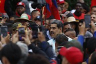 Maduro recibió una llamada de Putin y según una versión estaría negociando refugio en el extranjero