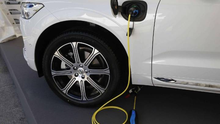 Estudio en Gran Bretaña desmiente que los coches eléctricos sean más peligrosos para peatones