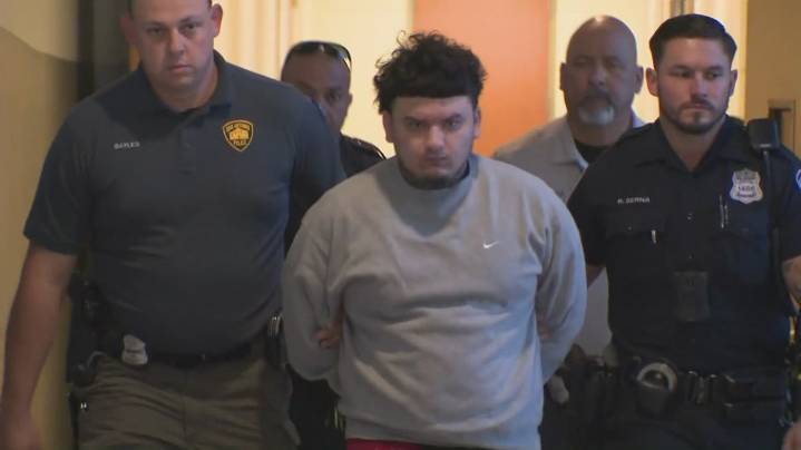 Teen arrested in fatal crash that killed 5 on San Antonio interstate