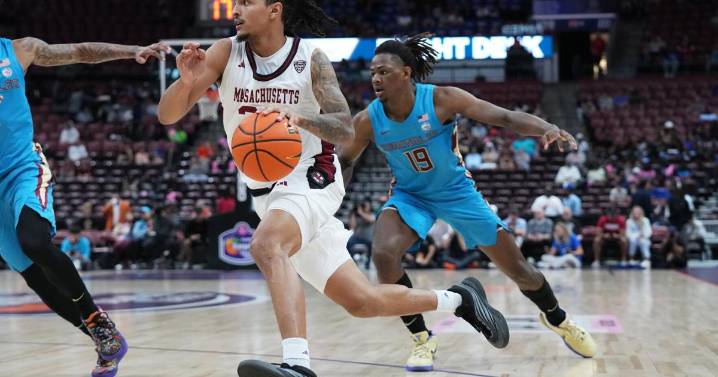 Career days from Hankins-Sanford and Parker power UMass over Florida State, 103