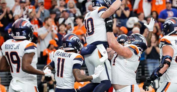 NFL Playoff Picture: Broncos are the number 1 seed in the AFC