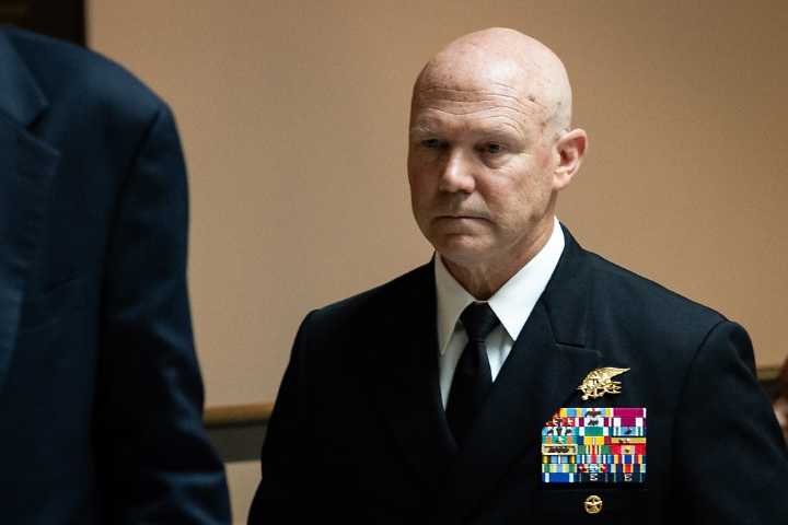 Lancha que recibió doble ataque estadounidense acompañaba a un buque a Surinam, según CNN