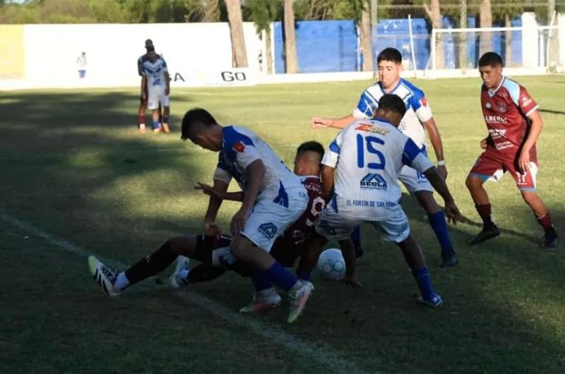Vélez de San Ramón empató como local y definirá la serie en Catamarca