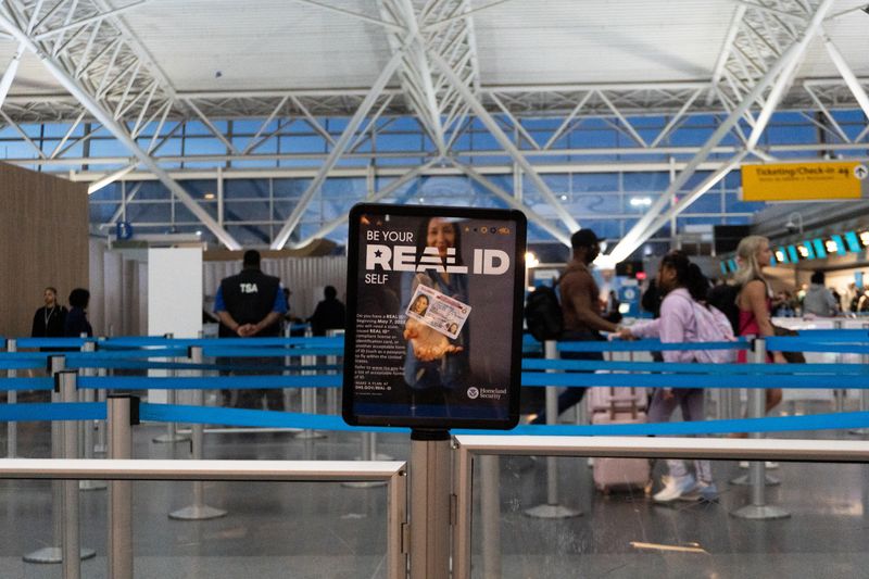 US agency will charge $45 fee for air passengers without REAL IDs