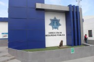 Detienen a dos por robar costales de ropa de vivienda, en Saltillo