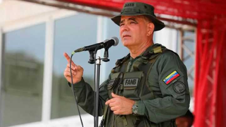 Padrino López: “Vamos a defender esta patria aquí y allá, para mantenerla íntegra”