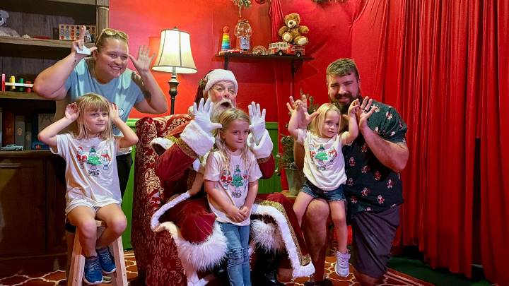 ZooTampa's Christmas in the Wild illuminates the season