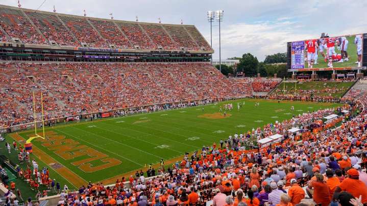 Rapper Toosii commits to Syracuse, will step away from music to play college football