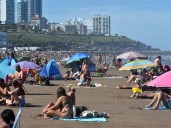 Más de la mitad de los argentinos se queda sin vacaciones por falta de ingresos