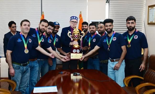 CM Omar Abdullah felicitates J&K Deaf Cricket Team