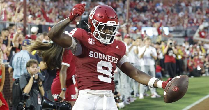 A look at St. Louis natives in bowl games plus bowl schedule