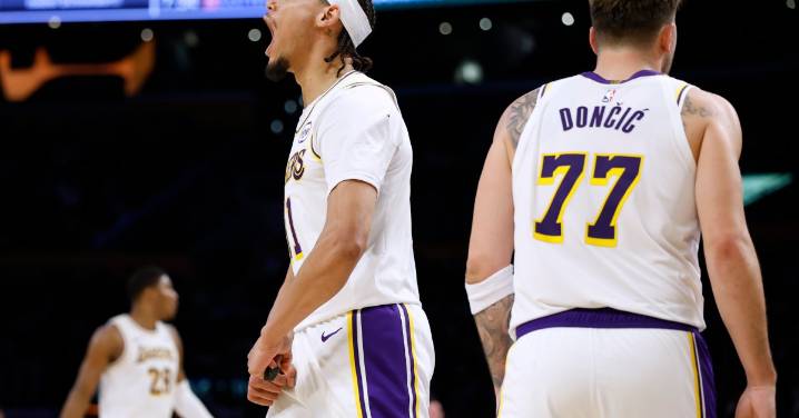 Lakers ground Pelicans to win seventh straight