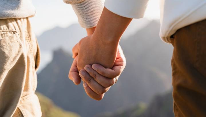 Mammalian Monogamy “League Table” Ranks Humans In 7th Place, Far Above Our Closest Relatives