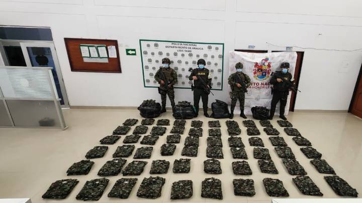 Decomisan cargamento de uniformes para las disidencias en Tame, Arauca