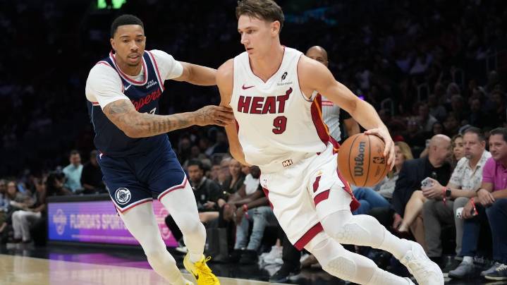 Heat use 30-2 run to pull away, tie franchise record with 24 3-pointers, roll past Clippers 140